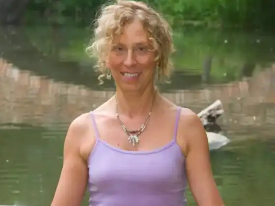 Lori Batcheller,
健康與保健, 健康與保健, 瑜伽, 瑜伽, 瑜伽, 瑜伽, 瑜伽, 瑜伽
Expert at 帶 30 多個課程的免費大師班採樣器